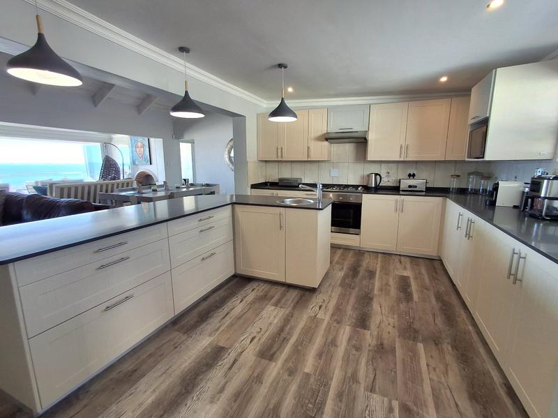 4 Bedroom Property for Sale in Da Gama Bay Western Cape